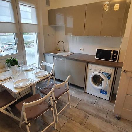 Appartement Avec Parking Gratuit Proche De Village De Marque Bourgoin-Jallieu Bagian luar foto