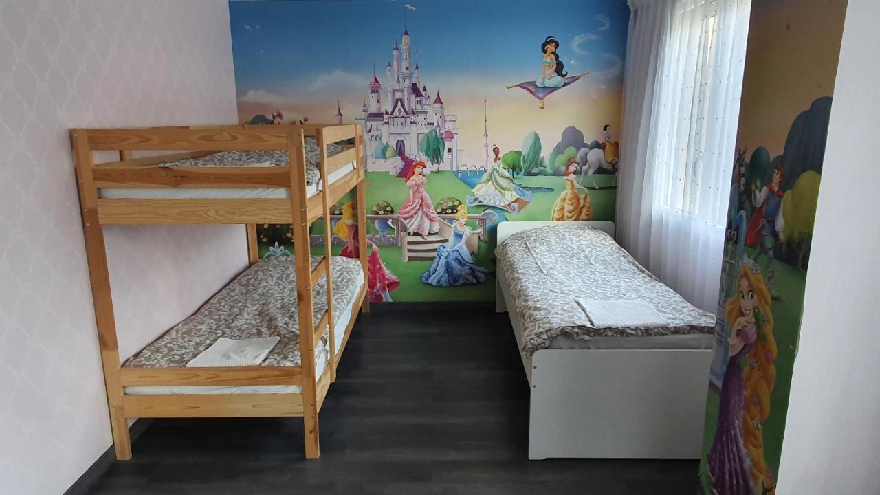 Appartement Avec Parking Gratuit Proche De Village De Marque Bourgoin-Jallieu Bagian luar foto