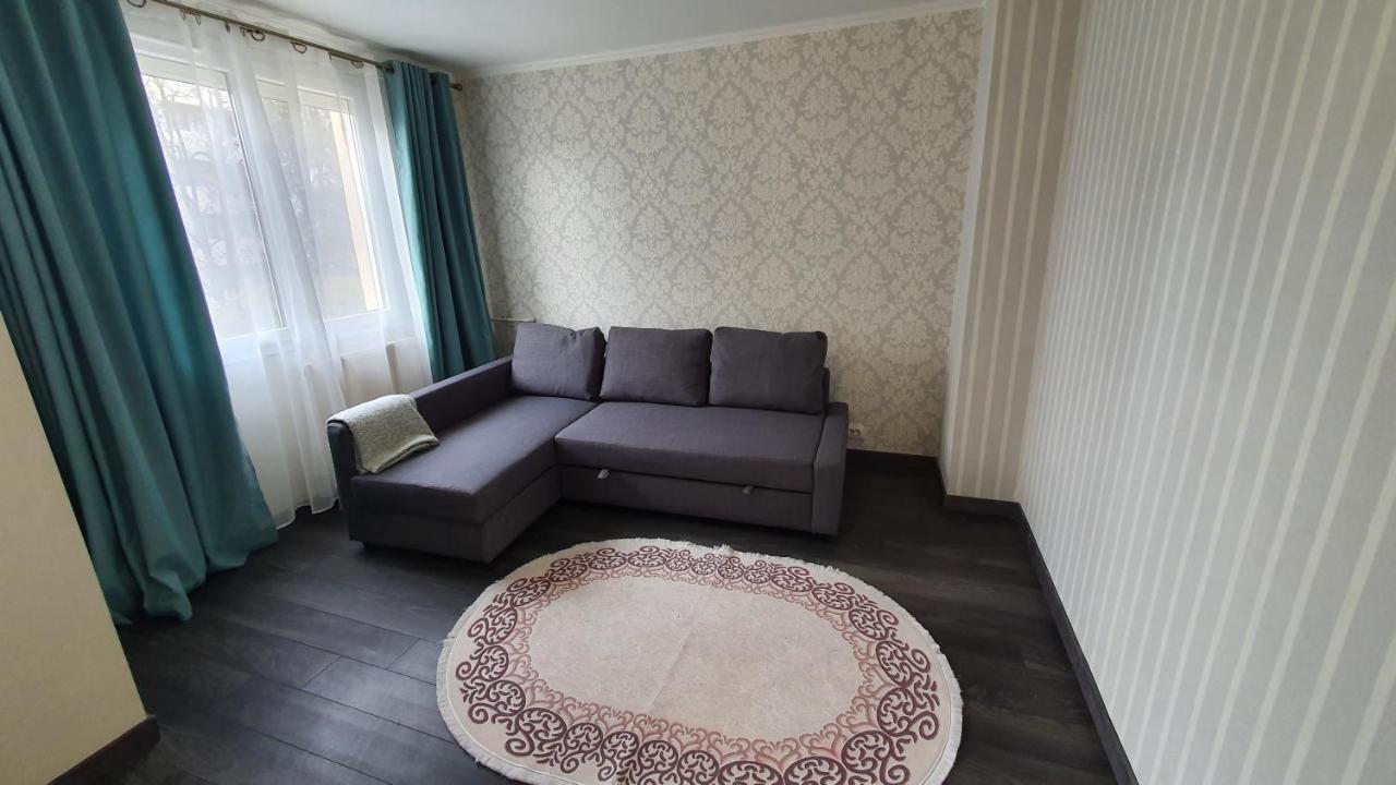 Appartement Avec Parking Gratuit Proche De Village De Marque Bourgoin-Jallieu Bagian luar foto