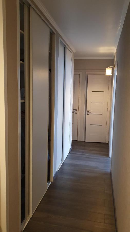 Appartement Avec Parking Gratuit Proche De Village De Marque Bourgoin-Jallieu Bagian luar foto